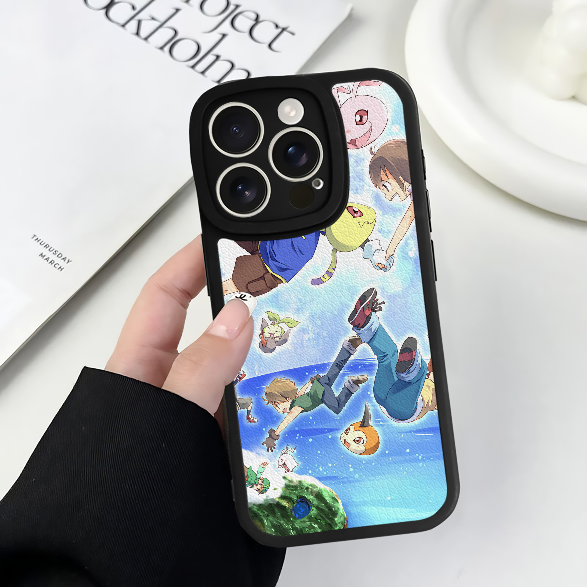 （画像用） Digimon デジタルモンスター/デジモン 【iPhone 16シリーズ対応】シリコンスマホケース（レザー調） 材質：シリコン
